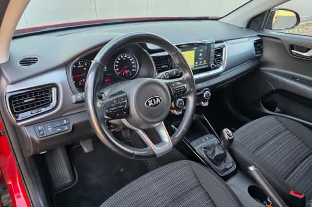 Kia Stonic (2019) thumbnail 8