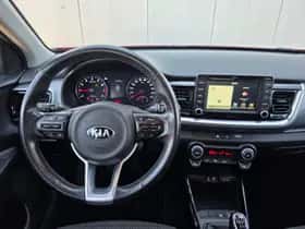 Kia Stonic (2019) thumbnail 10