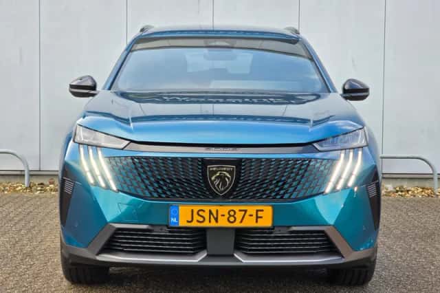 Peugeot 5008 (2025) thumbnail 2