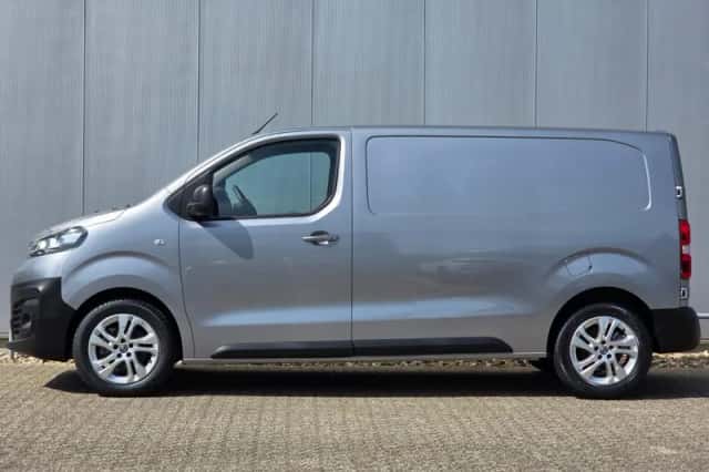 Opel Vivaro (2024) thumbnail 3
