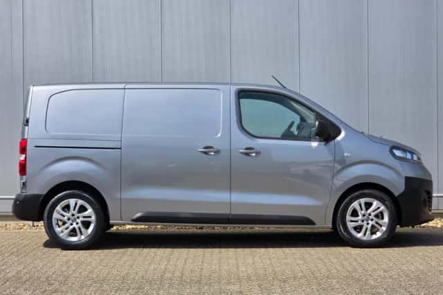 Opel Vivaro (2024) thumbnail 4
