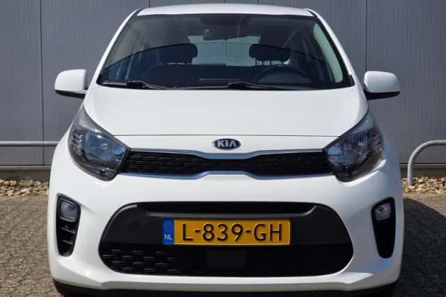 Kia Picanto (2021) thumbnail 2