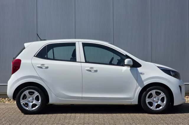 Kia Picanto (2021) thumbnail 4