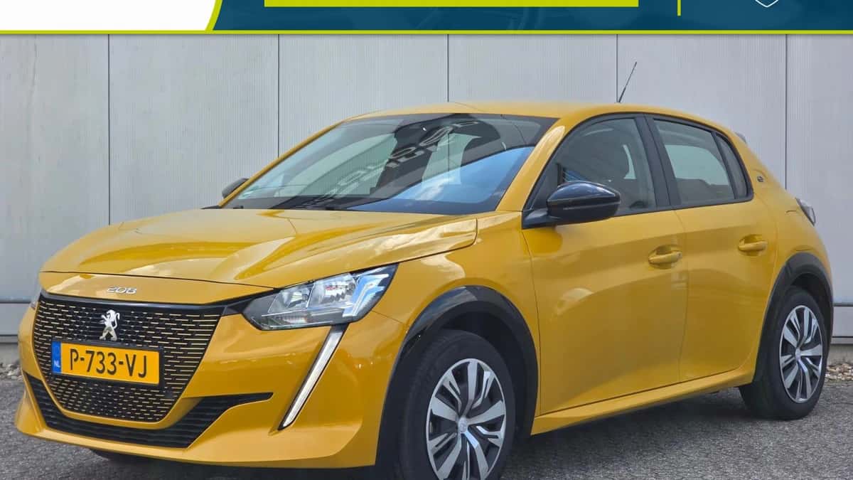Peugeot e-208 (2022) — foto 1
