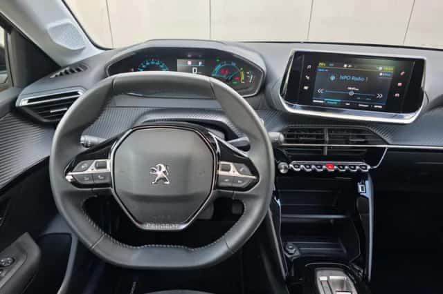 Peugeot e-208 (2022) thumbnail 11