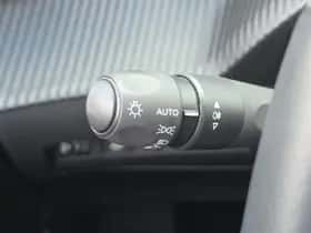 Peugeot e-208 (2022) thumbnail 14