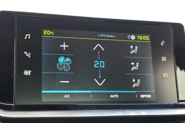 Peugeot e-208 (2022) thumbnail 19