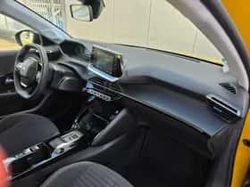 Peugeot e-208 (2022) thumbnail 23