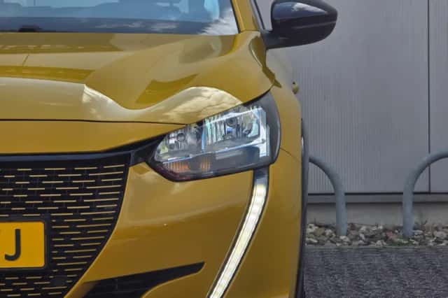 Peugeot e-208 (2022) thumbnail 28