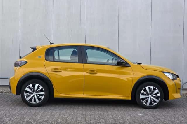 Peugeot e-208 (2022) thumbnail 5