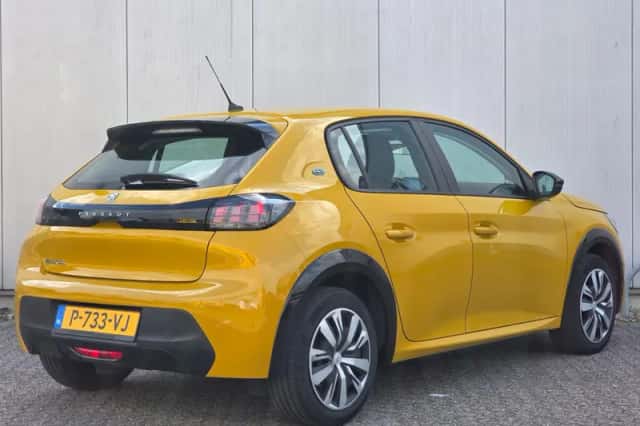 Peugeot e-208 (2022) thumbnail 7