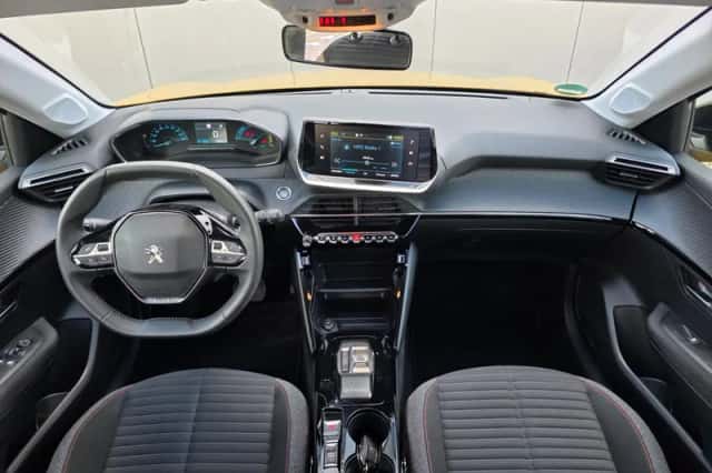 Peugeot e-208 (2022) thumbnail 10