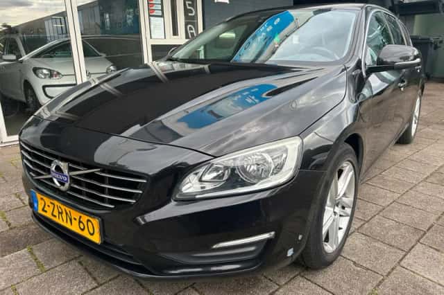 Volvo V60 (2015) thumbnail 2