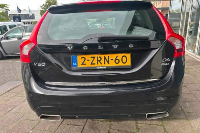 Volvo V60 (2015) thumbnail 6