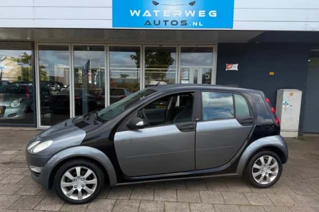 Smart ForFour (2004) thumbnail 1