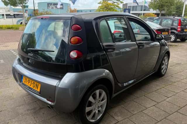 Smart ForFour (2004) thumbnail 4