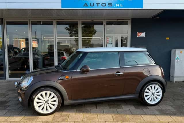 MINI Cooper (2009) thumbnail 1