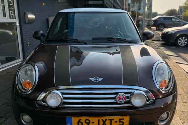 MINI Cooper (2009) thumbnail 6