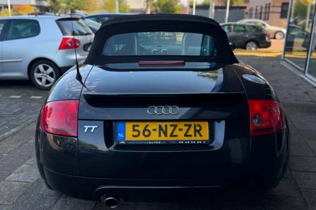 Audi TT (2004) thumbnail 4