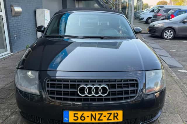 Audi TT (2004) thumbnail 5