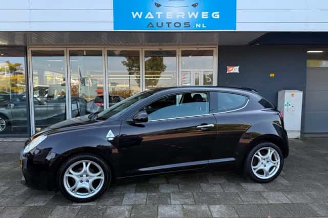 Alfa Romeo MiTo (2011) thumbnail 1