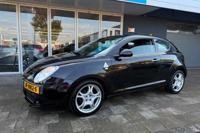 Alfa Romeo MiTo (2011) thumbnail 2