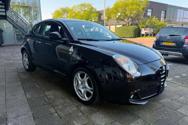 Alfa Romeo MiTo (2011) thumbnail 3