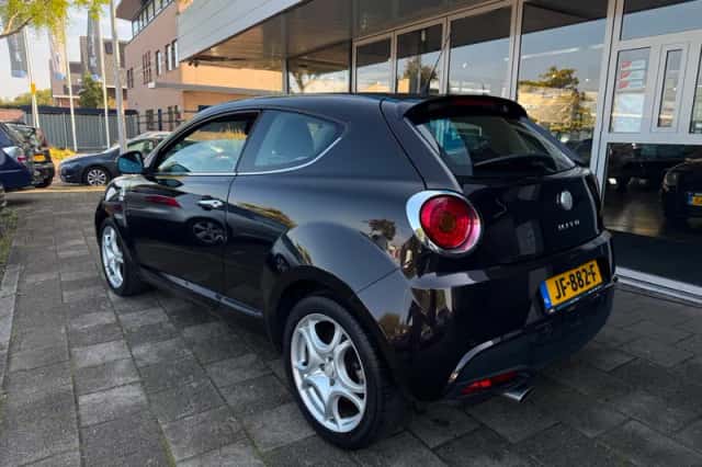 Alfa Romeo MiTo (2011) thumbnail 5