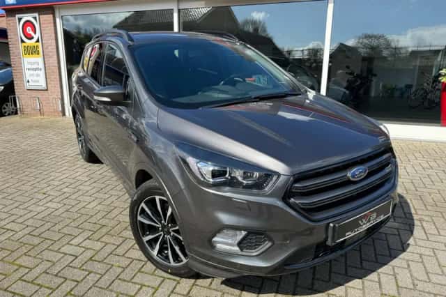 Ford Kuga (2017) thumbnail 4
