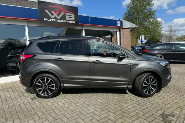 Ford Kuga (2017) thumbnail 5