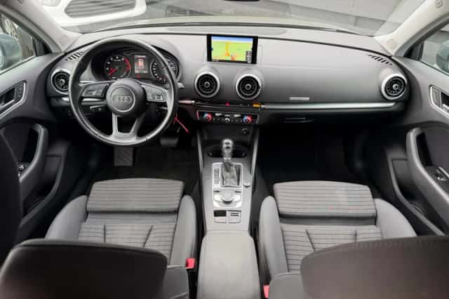 Audi A3 (2017) thumbnail 2