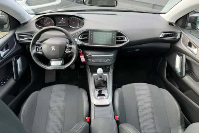 Peugeot 308 (2019) thumbnail 2