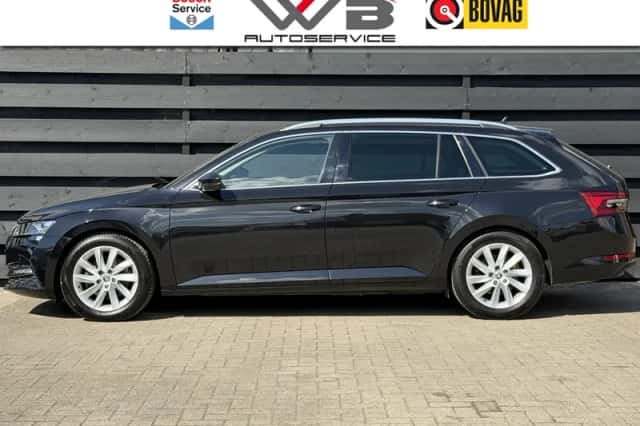 Škoda Superb (2022) thumbnail 5