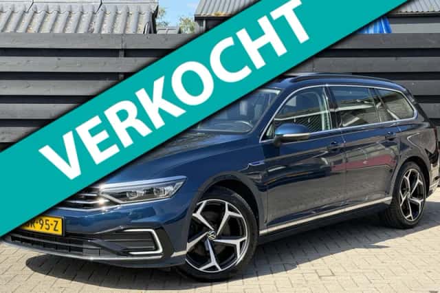 Volkswagen Passat (2021) thumbnail 1