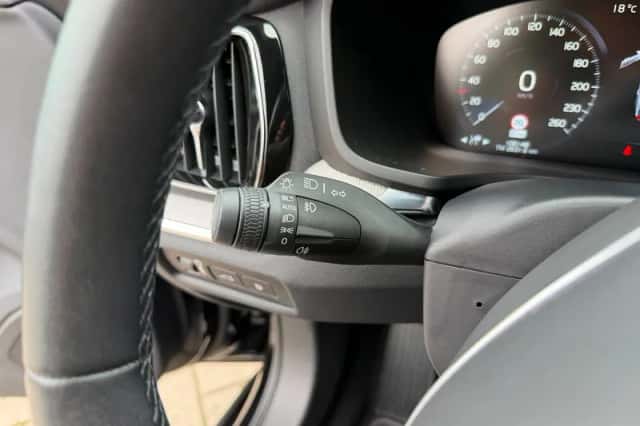 Volvo V60 (2022) thumbnail 4