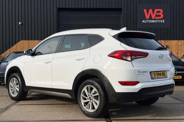 Hyundai Tucson (2016) thumbnail 3