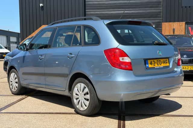 Škoda Fabia (2008) thumbnail 3