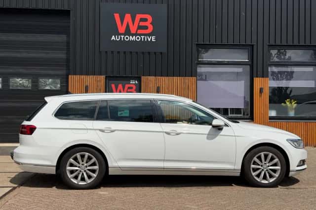 Volkswagen Passat (2017) thumbnail 6
