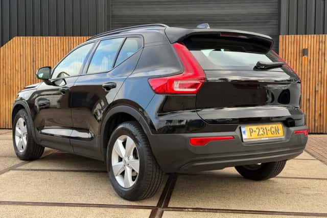 Volvo XC40 (2022) thumbnail 5
