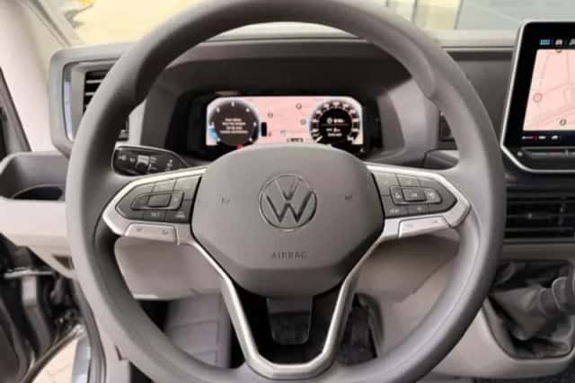 Volkswagen Crafter (2024) thumbnail 4