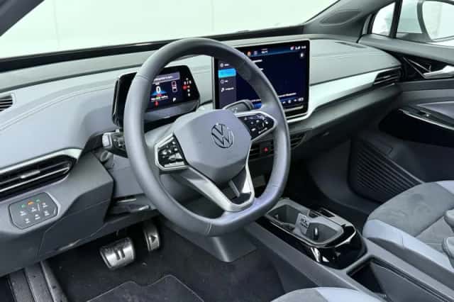 Volkswagen ID.4 (2025) thumbnail 6