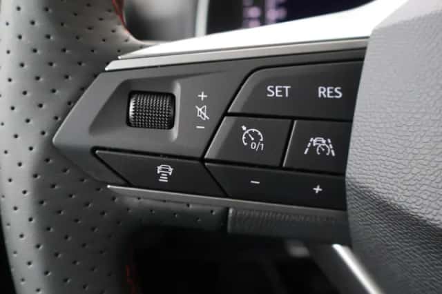 SEAT Arona (2025) thumbnail 6