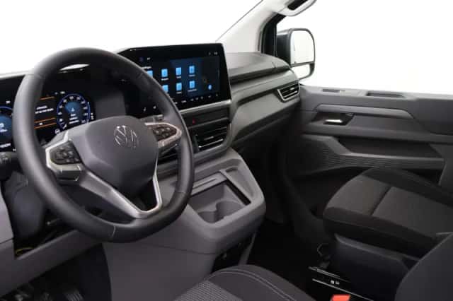 Volkswagen Transporter (2024) thumbnail 4