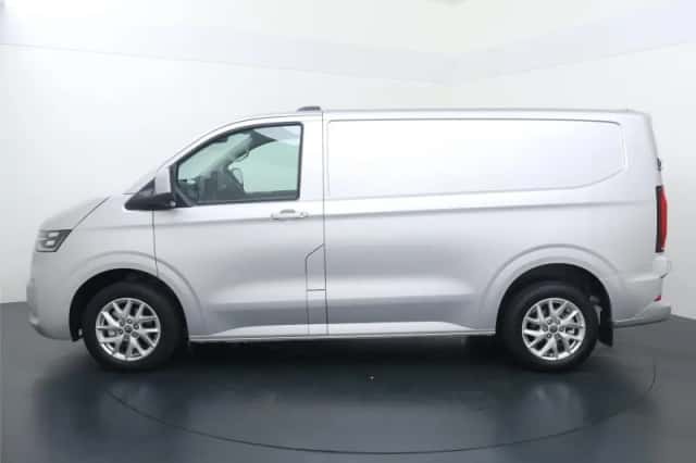 Volkswagen Transporter (2024) thumbnail 2