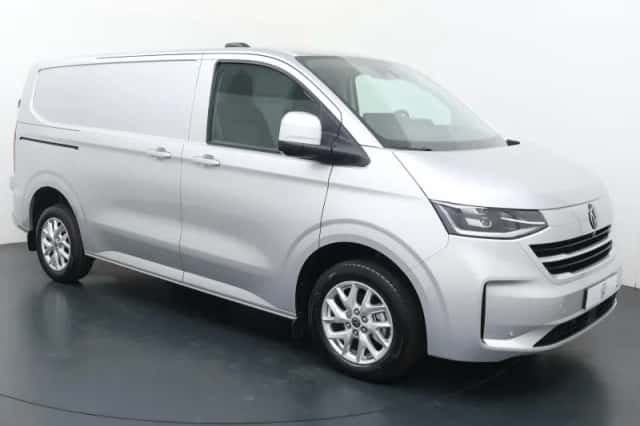Volkswagen Transporter (2024) thumbnail 3