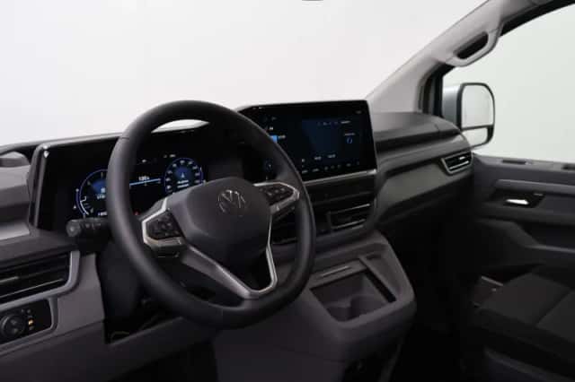 Volkswagen Transporter (2024) thumbnail 4
