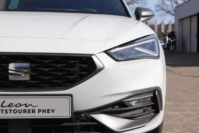SEAT Leon Sportstourer (2025) thumbnail 4