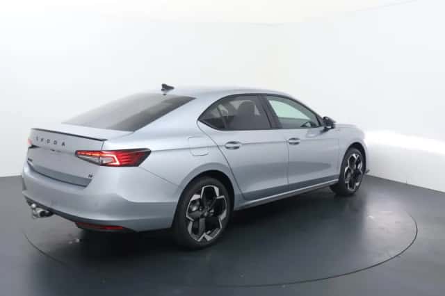 Škoda Superb (2026) thumbnail 5