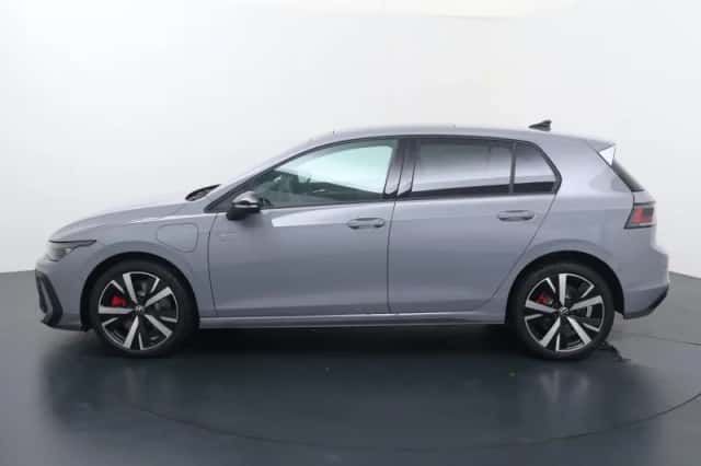 Volkswagen Golf (2025) thumbnail 2