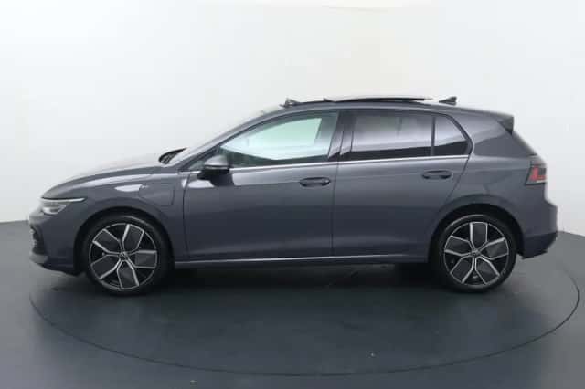 Volkswagen Golf (2026) thumbnail 2